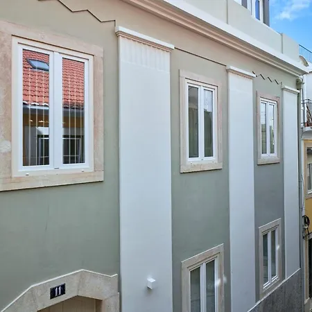 Apartman Renovated And Spacious Duplex With Patio, By Timecooler Lisboa