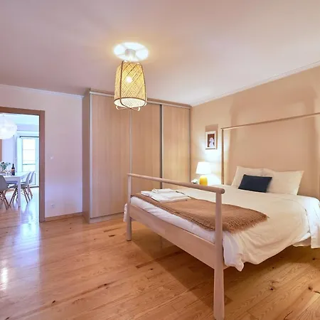 Renovated And Spacious Duplex With Patio, By Timecooler *