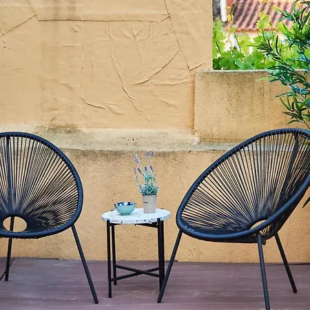 Renovated And Spacious Duplex With Patio, By Timecooler 리스본
