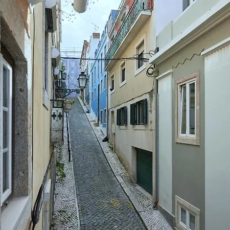 Renovated And Spacious Duplex With Patio, By Timecooler *