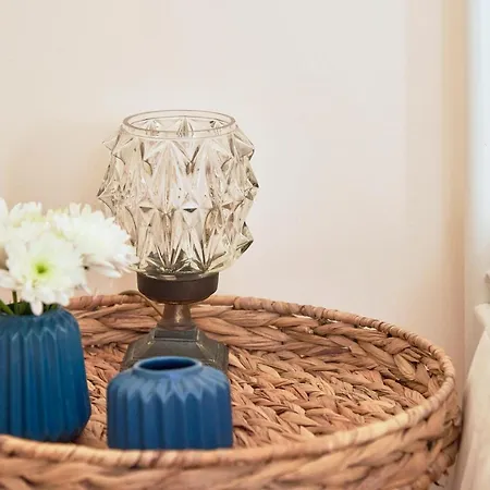 Renovated And Spacious Duplex With Patio, By Timecooler Apartmán *