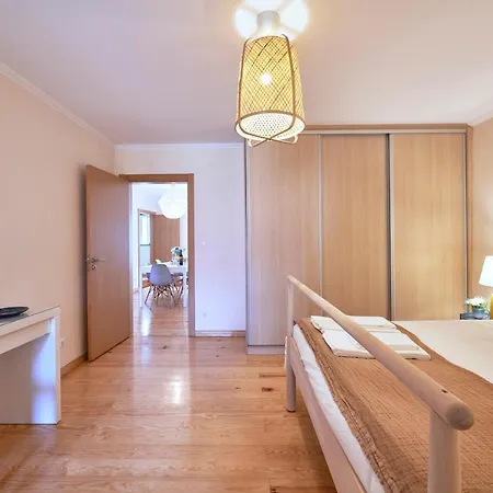 Renovated And Spacious Duplex With Patio, By Timecooler