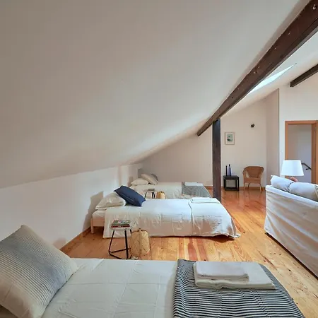 Apartment Renovated And Spacious Duplex With Patio, By Timecooler Lisbon