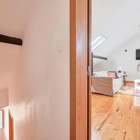 Renovated And Spacious Duplex With Patio, By Timecooler * Lisbon