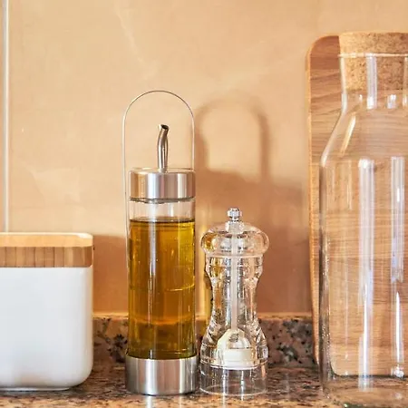 Renovated And Spacious Duplex With Patio, By Timecooler * Lisboa