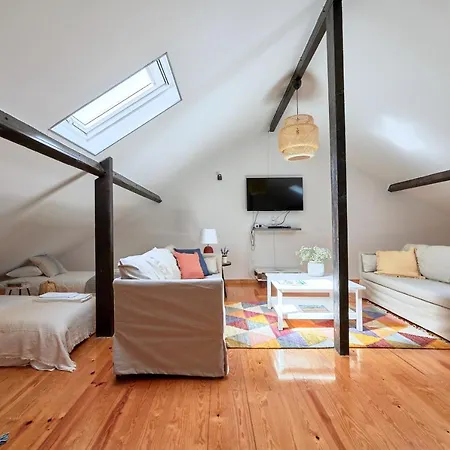 דירה Renovated And Spacious Duplex With Patio, By Timecooler