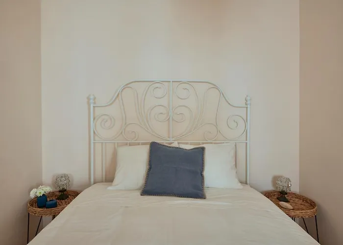 Renovated And Spacious Duplex With Patio, By Timecooler Lejlighed