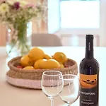 Renovated And Spacious Duplex With Patio, By Timecooler Apartament Lizbona