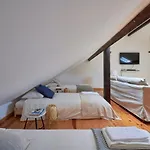 Renovated And Spacious Duplex With Patio, By Timecooler Apartament Lizbona