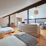 Renovated And Spacious Duplex With Patio, By Timecooler Apartament Lizbona
