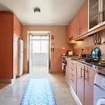 Renovated And Spacious Duplex With Patio, By Timecooler *