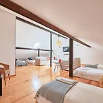 Renovated And Spacious Duplex With Patio, By Timecooler Apartament Lizbona