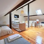 Apartament Renovated And Spacious Duplex With Patio, By Timecooler
