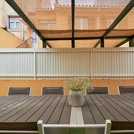 דירה Renovated And Spacious Duplex With Patio, By Timecooler