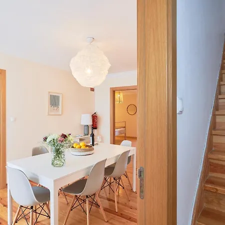 דירה Renovated And Spacious Duplex With Patio, By Timecooler