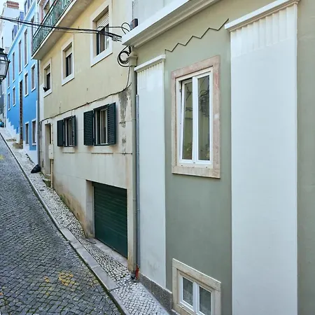 Renovated And Spacious Duplex With Patio, By Timecooler דירה *