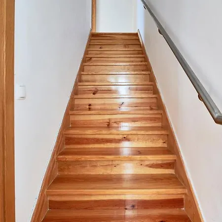 Renovated And Spacious Duplex With Patio, By Timecooler דירה *