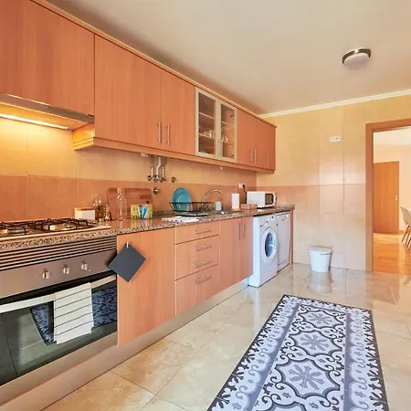 Renovated And Spacious Duplex With Patio, By Timecooler Lisboa