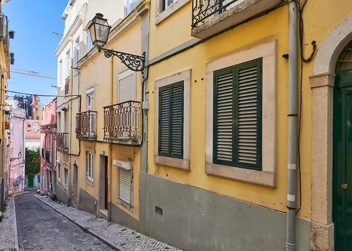 Renovated And Spacious Duplex With Patio, By Timecooler