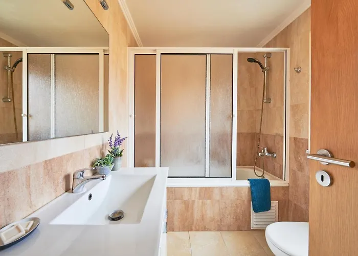 Renovated And Spacious Duplex With Patio, By Timecooler * 리스본