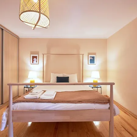 Renovated And Spacious Duplex With Patio, By Timecooler