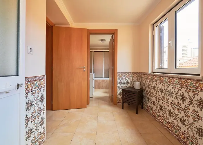 Renovated And Spacious Duplex With Patio, By Timecooler Lisboa