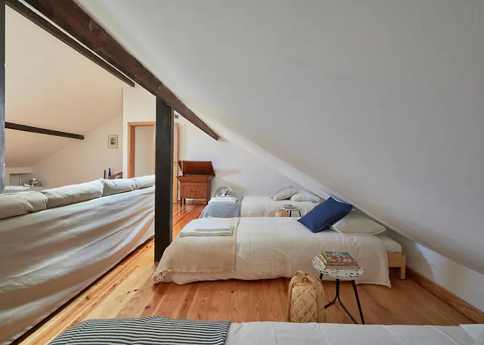 Renovated And Spacious Duplex With Patio, By Timecooler Lisboa